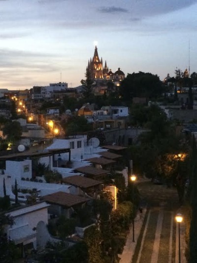 San Miguel de Allende, México, en la Celebración Internacional del Mes del Libro Hispano.