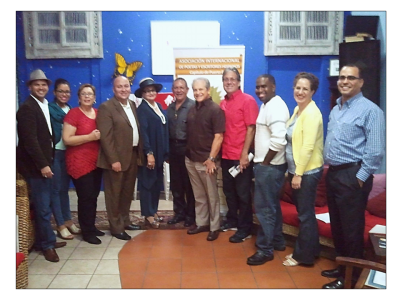 Puerto Rico celebró el Mes del Libro Hispano con un ¨Encuentro de Poetas y Escritores¨ en el ¨POETS PASSAGE¨ del Viejo San Juan.