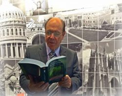 9na. Feria del Libro Hispana/Latina en Queens 2015 dedicada al poeta Luis Alberto Ambroggio 9na. Feria del Libro Hispana/Latina en Queens 2015 dedicada al poeta Luis Alberto Ambroggio