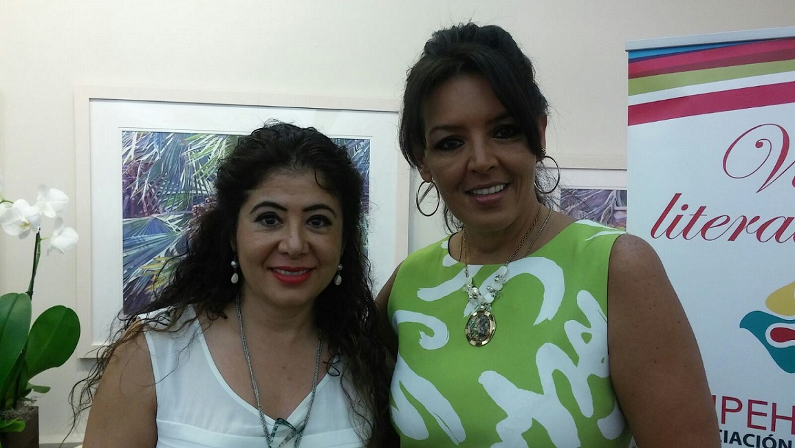 Pilar Vélez y María Elena Lavaud, escritora y periodista