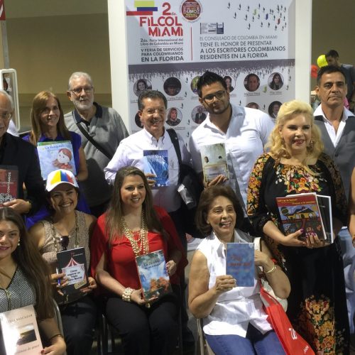 Pilar Vélez, creadora de la FILCOL, recibió el premio al Valor Comunitario del gobierno colombiano Pilar Vélez, creadora de la FILCOL, recibió el premio al Valor Comunitario del gobierno colombiano