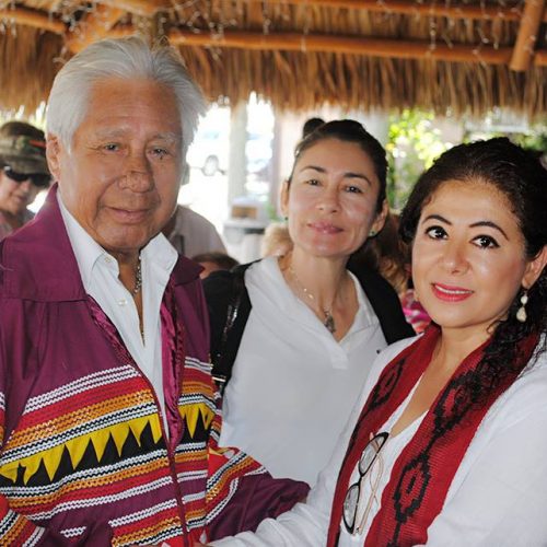 El cacique Osceola cortó la cinta de la Celebración Internacional del Mes del Libro Hispano en el Mes de la Herencia Hispana junto a escritores de 22 nacionalidades El cacique Osceola cortó la cinta de la Celebración Internacional del Mes del Libro Hispano en el Mes de la Herencia Hispana junto a escritores de 22 nacionalidades