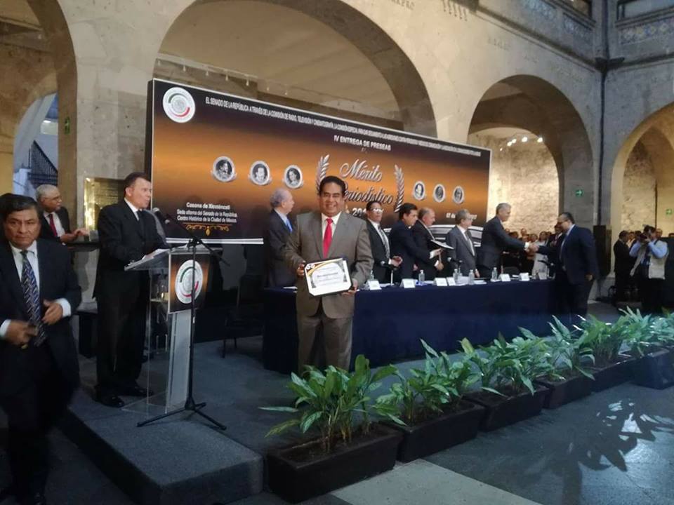 Macario Ramos Chávez distinguido por el Senado de México